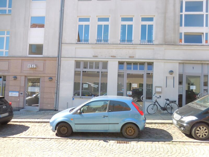 Datei:Klosterstraße 1 Bildungs und Gesundheits Verein.jpg